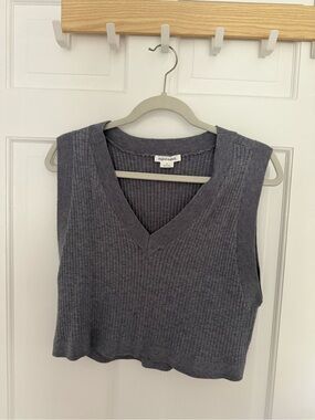 Ingrid & Isabel Ribbed V-Neck Sleeveless Knit Top and Skirt set - heather gray
